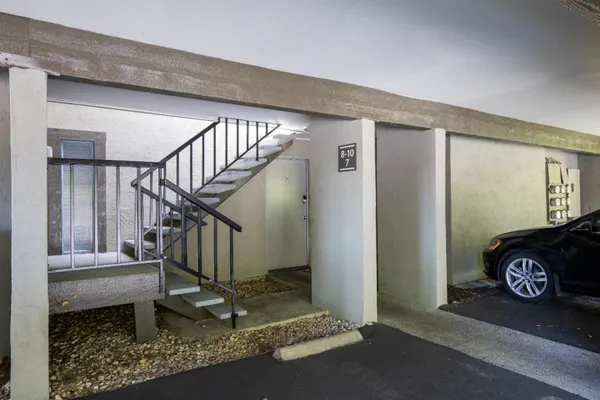 a view of entryway with a rug