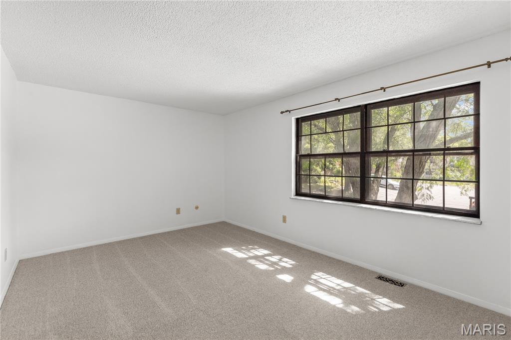 2332 Hidden Meadow Lane Ballwin, MO 63021 - Photo 17 of 28
