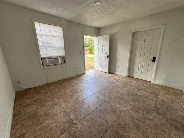 $1,500 | 638 Columbia Street, Orlando, FL 32805