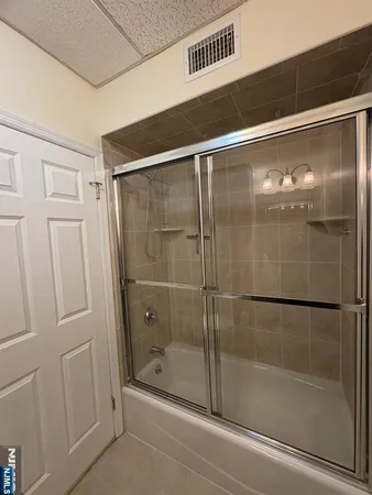 $2,400 | 225 Westwood Avenue, Unit 7), Westwood, NJ 07675