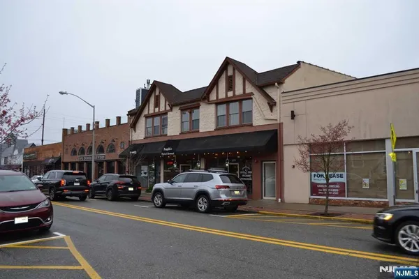 $2,400 | 225 Westwood Avenue, Unit 7), Westwood, NJ 07675