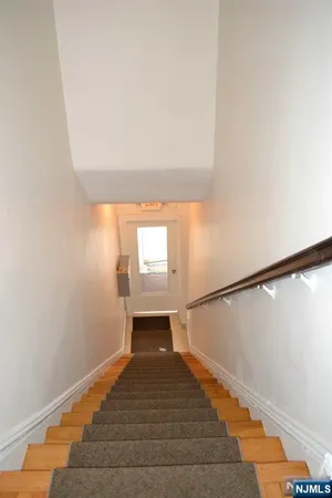 $2,400 | 225 Westwood Avenue, Unit 7), Westwood, NJ 07675