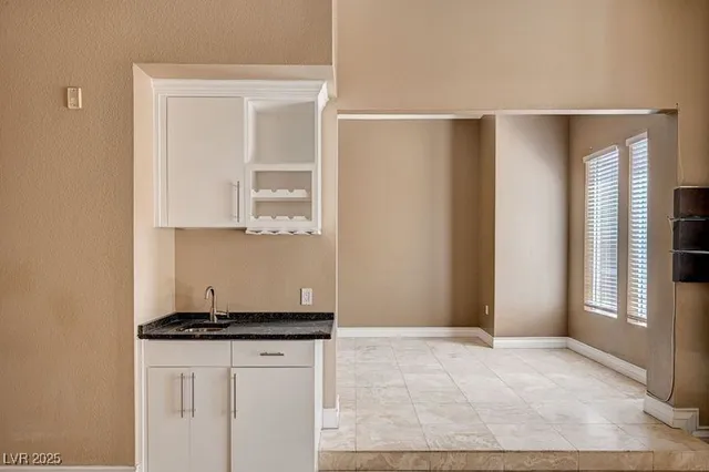 $1,800 | 210 East Flamingo Road, Unit 301, Las Vegas, NV 89169