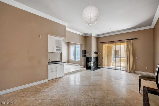 $1,800 | 210 East Flamingo Road, Unit 301, Las Vegas, NV 89169