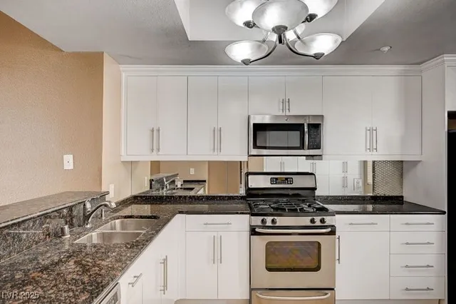 $1,800 | 210 East Flamingo Road, Unit 301, Las Vegas, NV 89169