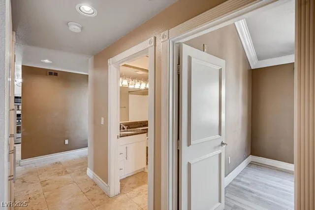 $1,800 | 210 East Flamingo Road, Unit 301, Las Vegas, NV 89169