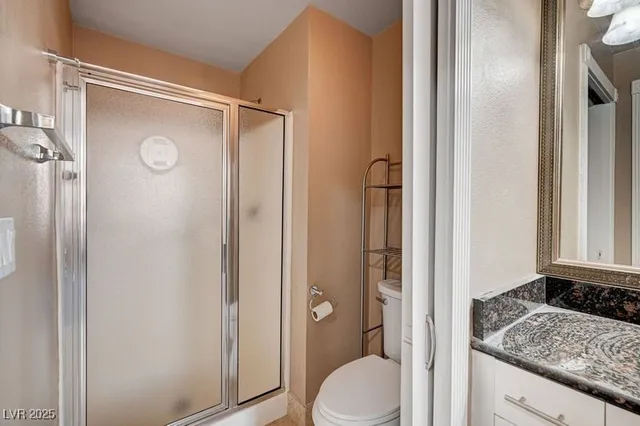 $1,800 | 210 East Flamingo Road, Unit 301, Las Vegas, NV 89169