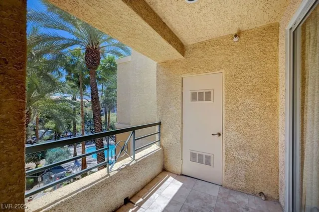 $1,800 | 210 East Flamingo Road, Unit 301, Las Vegas, NV 89169