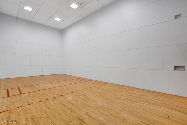 $1,800 | 210 East Flamingo Road, Unit 301, Las Vegas, NV 89169