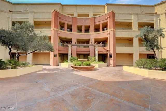 $1,800 | 210 East Flamingo Road, Unit 301, Las Vegas, NV 89169