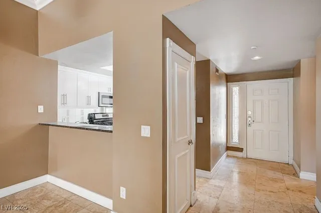 $1,800 | 210 East Flamingo Road, Unit 301, Las Vegas, NV 89169