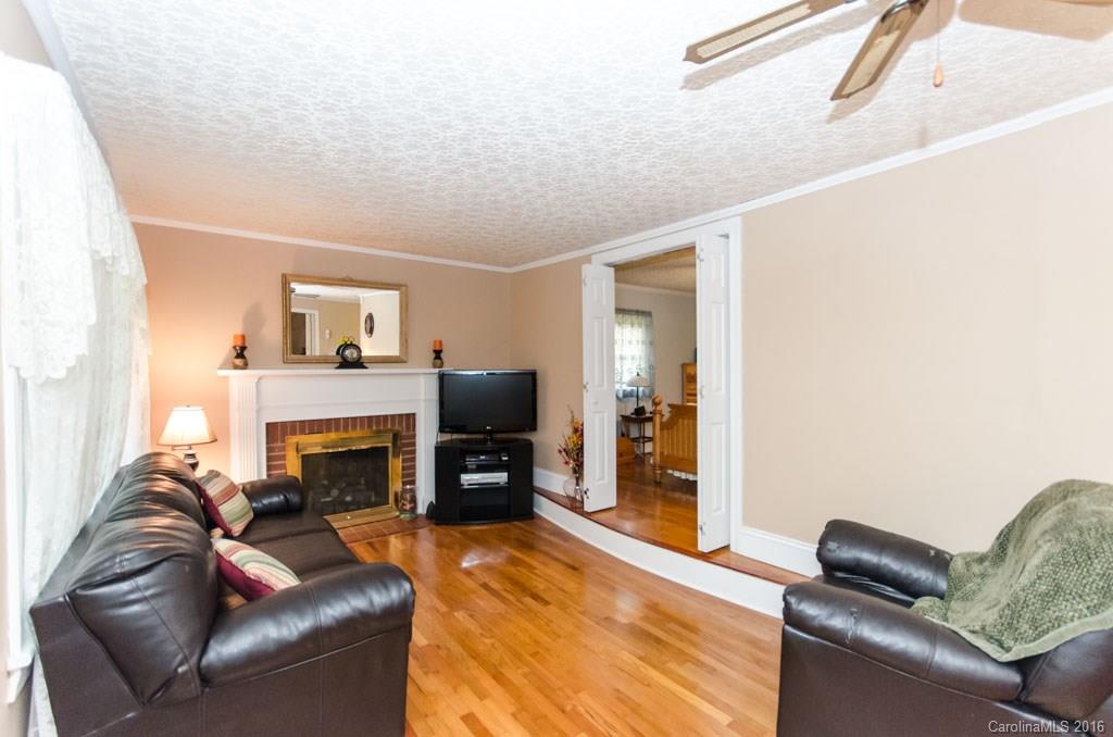 516 Battleground Road Lincolnton, NC 28092 - Photo 4 of 24 Gallery Image 4