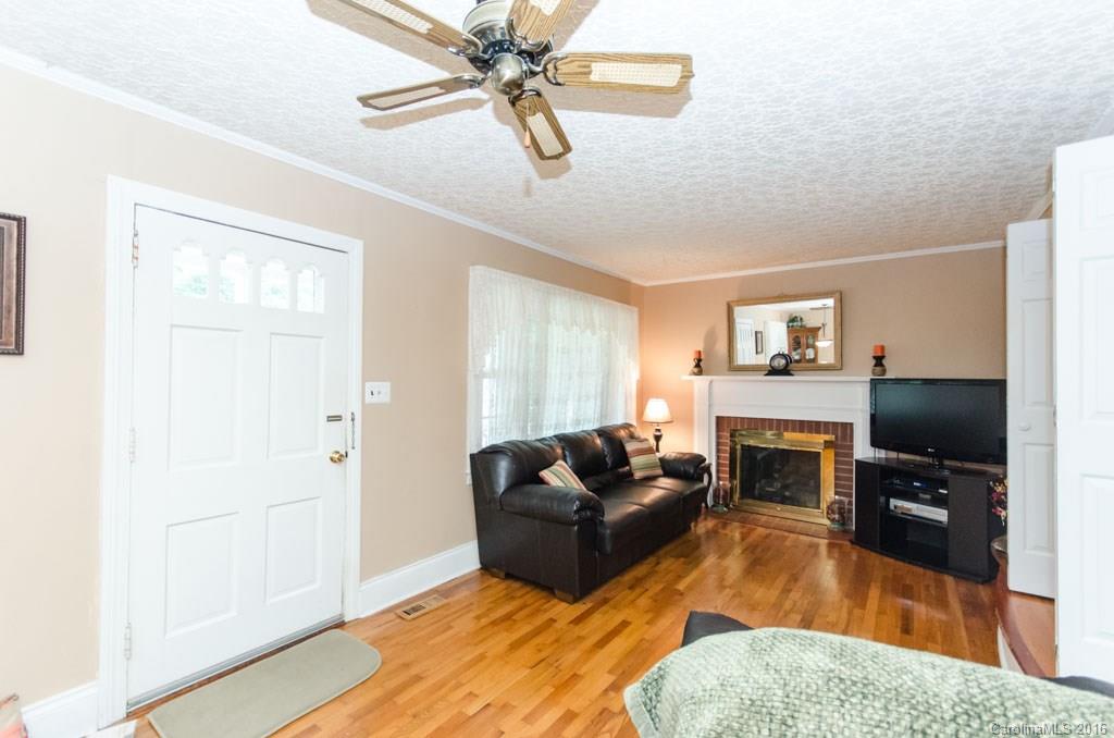 516 Battleground Road Lincolnton, NC 28092 - Photo 5 of 24 Gallery Image 5