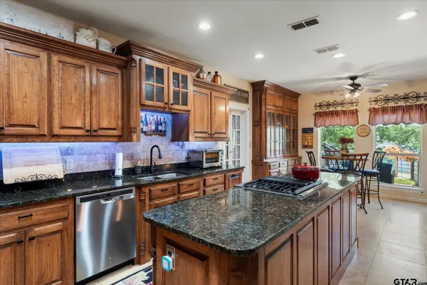 $1,150,000 | 451 County Road 2430, Pittsburg, TX 75686
