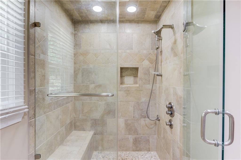 6564 Parkside Way Norcross, GA 30093 - Photo 17 of 41