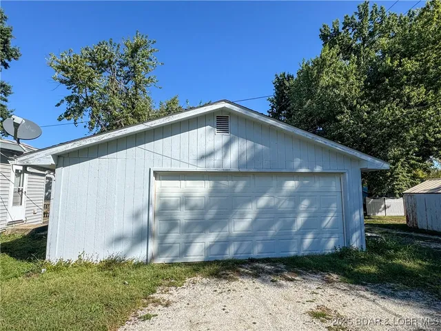 $199,000 | 404 & 406 South Hunter, Versailles, MO 65084