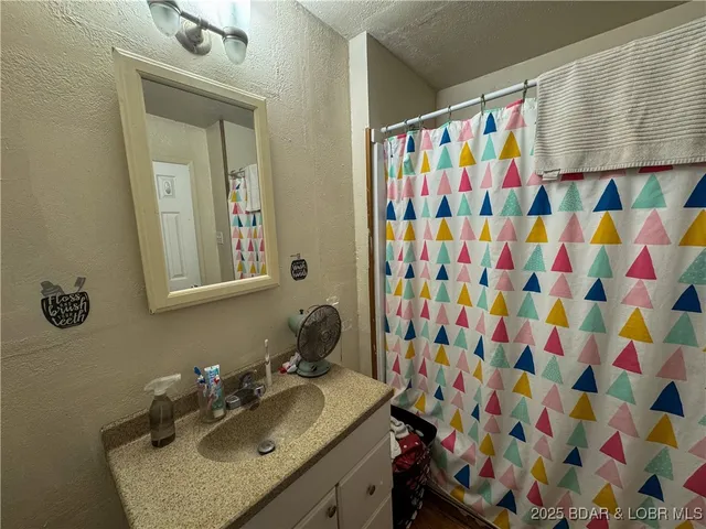 $199,000 | 404 & 406 South Hunter, Versailles, MO 65084