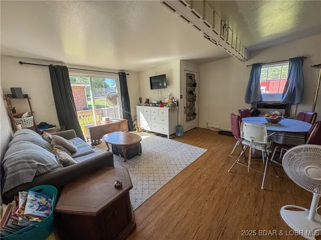 $199,000 | 404 & 406 South Hunter, Versailles, MO 65084