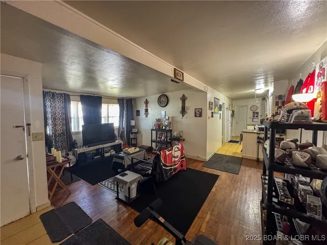 $199,000 | 404 & 406 South Hunter, Versailles, MO 65084