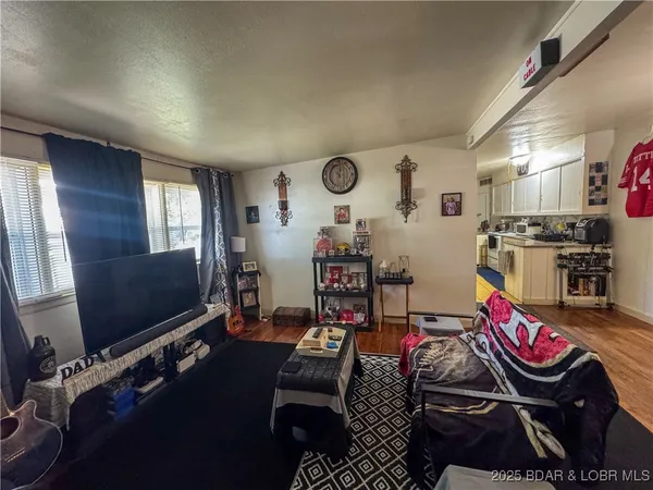 $194,500 | 404 & 406 South Hunter, Versailles, MO 65084
