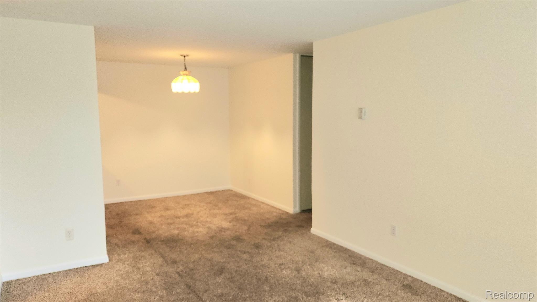4973 East 10 Mile Road, Unit 10 Warren, MI 48091 - Photo 3 of 9 Dining Area off the Living Room