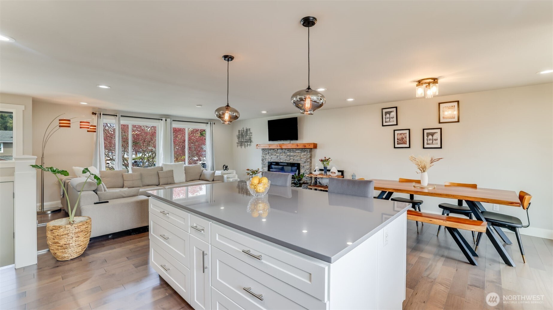 950 Anacortes Court Northeast Renton, WA 98059 - Photo 15 of 37