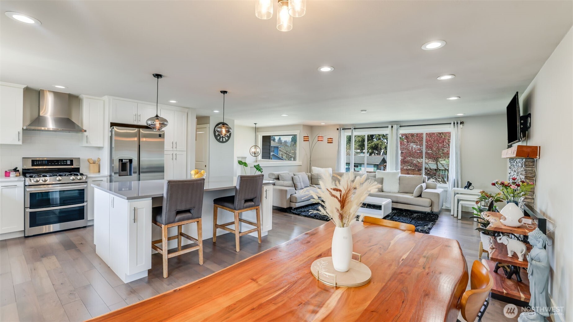 950 Anacortes Court Northeast Renton, WA 98059 - Photo 18 of 37