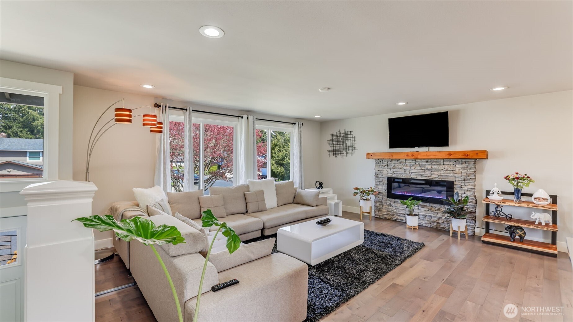 950 Anacortes Court Northeast Renton, WA 98059 - Photo 6 of 37