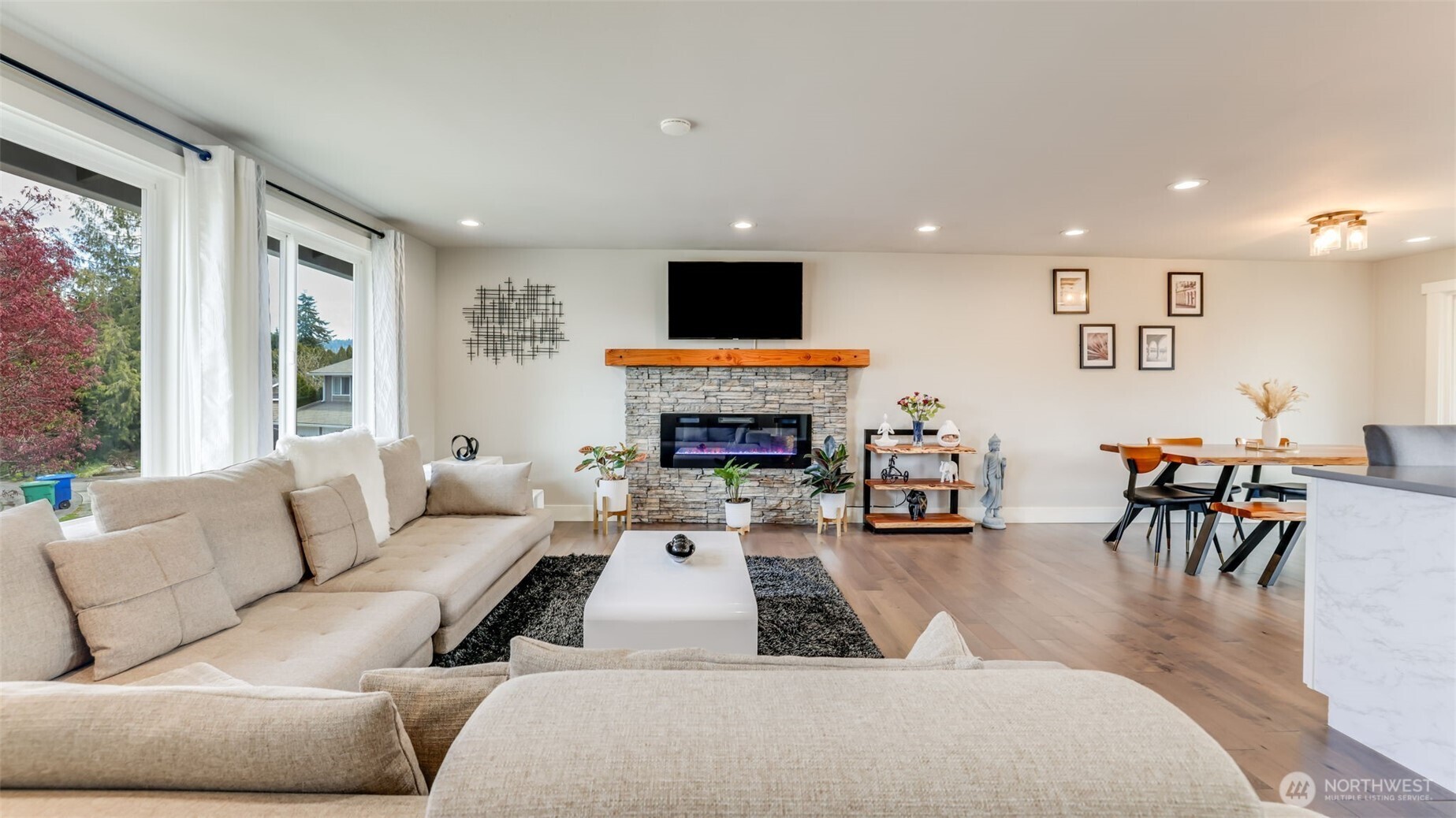 950 Anacortes Court Northeast Renton, WA 98059 - Photo 7 of 37