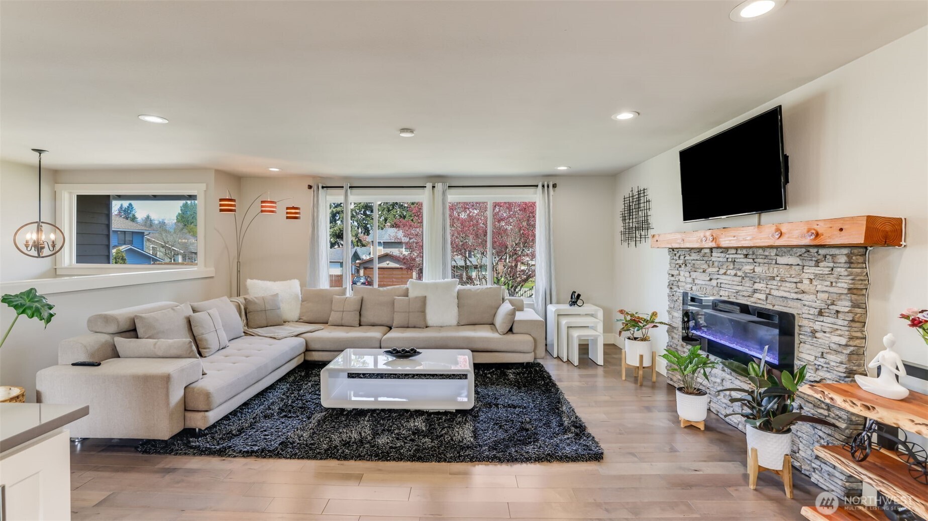 950 Anacortes Court Northeast Renton, WA 98059 - Photo 8 of 37