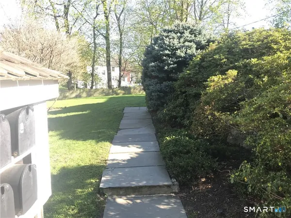 $1,550 | 25 Saugatuck Avenue, Unit 9, Westport, CT 06880