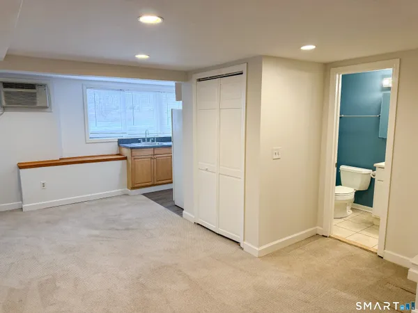 $1,550 | 25 Saugatuck Avenue, Unit 9, Westport, CT 06880