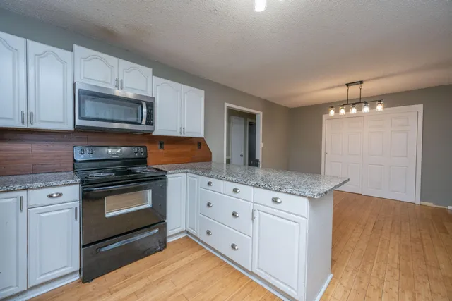 $336,500 | 1121 Inverness Lane, Hanahan, SC 29410