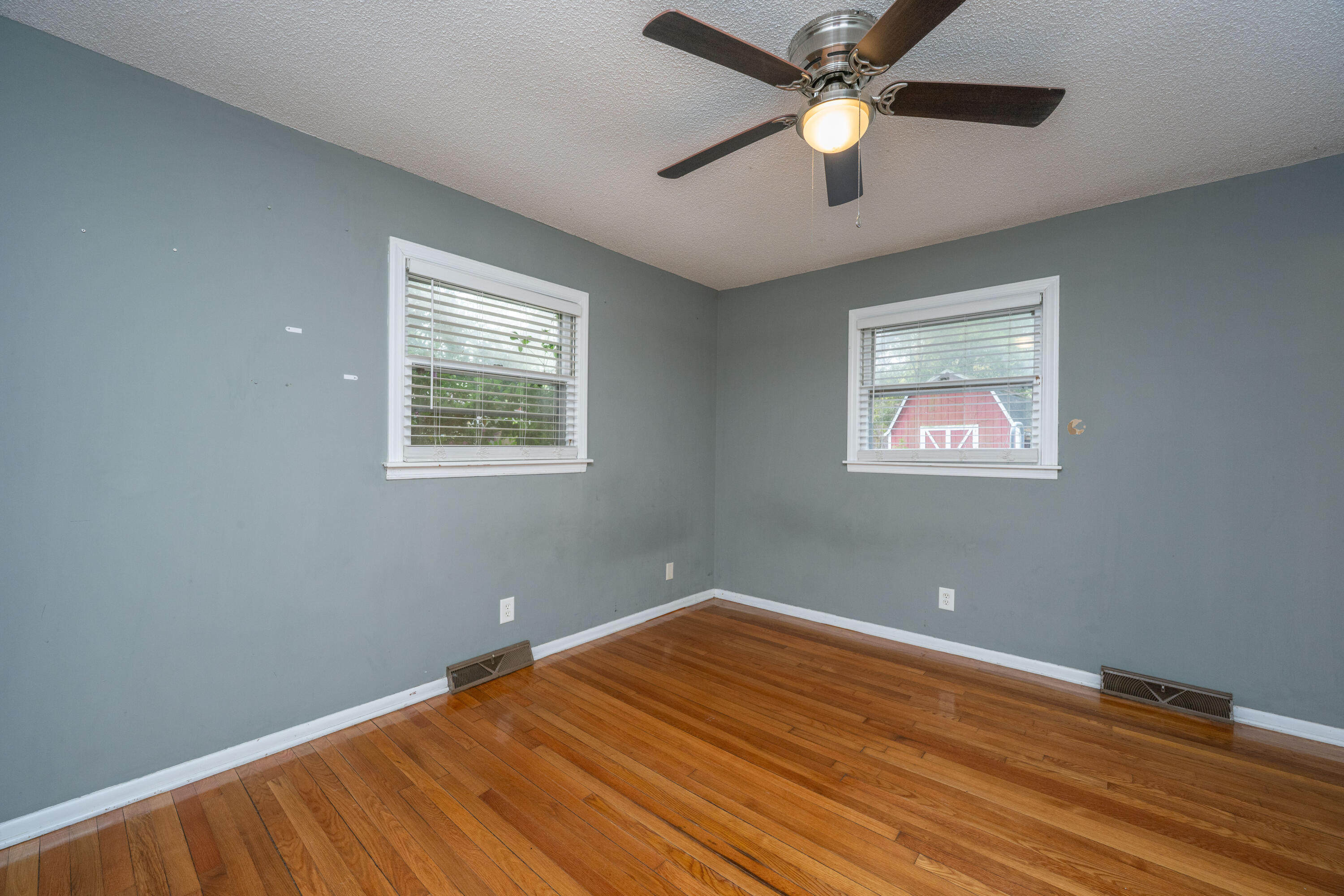 1121 Inverness Lane Hanahan, SC 29410 - Photo 28 of 43 1121InvernessLn030