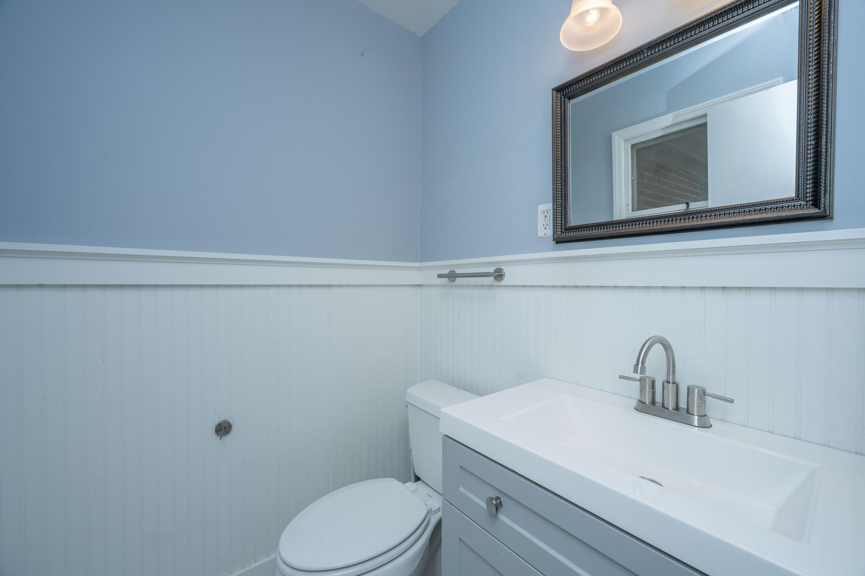 1121 Inverness Lane Hanahan, SC 29410 - Photo 31 of 43 1121InvernessLn033