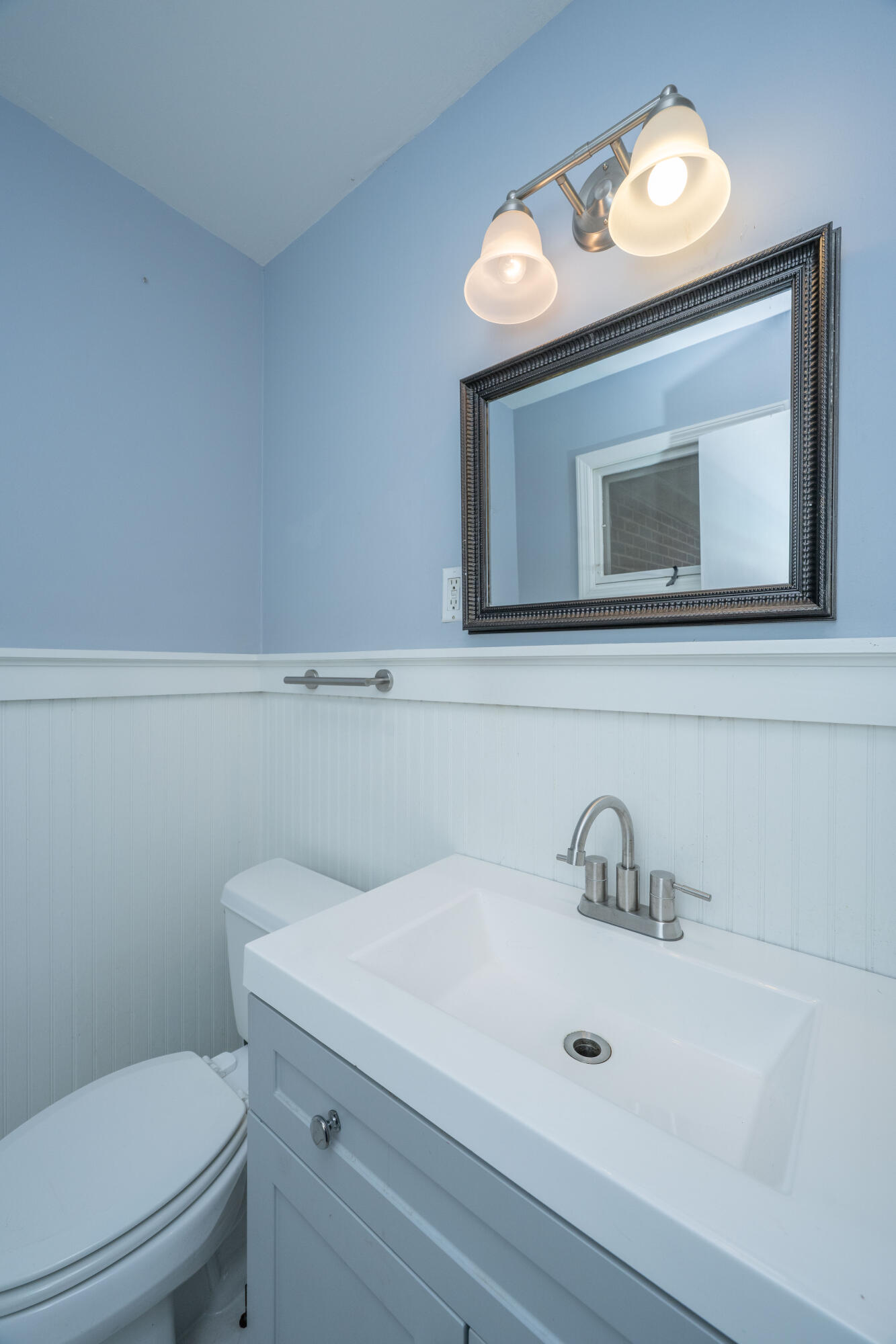 1121 Inverness Lane Hanahan, SC 29410 - Photo 32 of 43 1121InvernessLn034