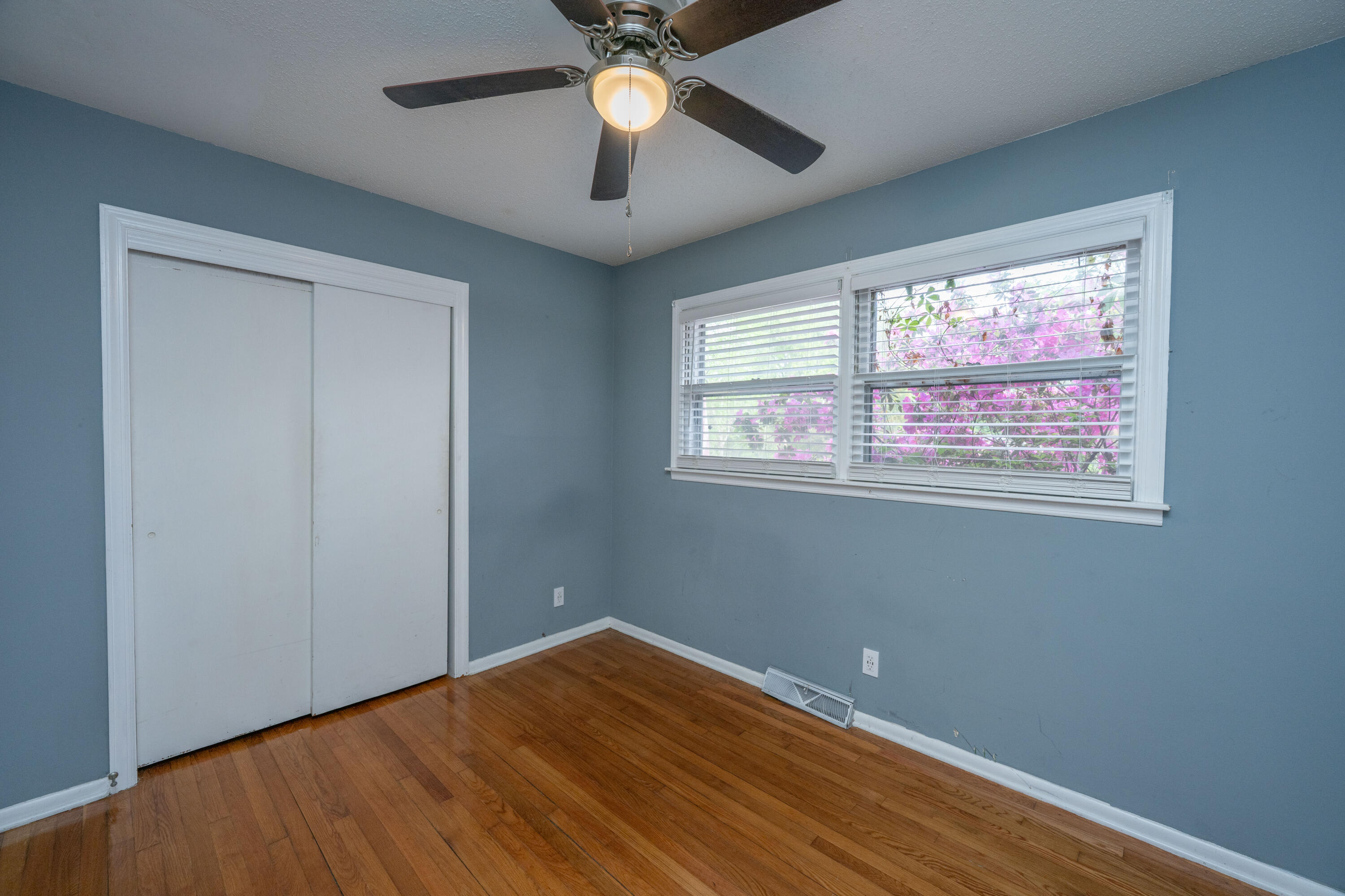 1121 Inverness Lane Hanahan, SC 29410 - Photo 34 of 43 1121InvernessLn036