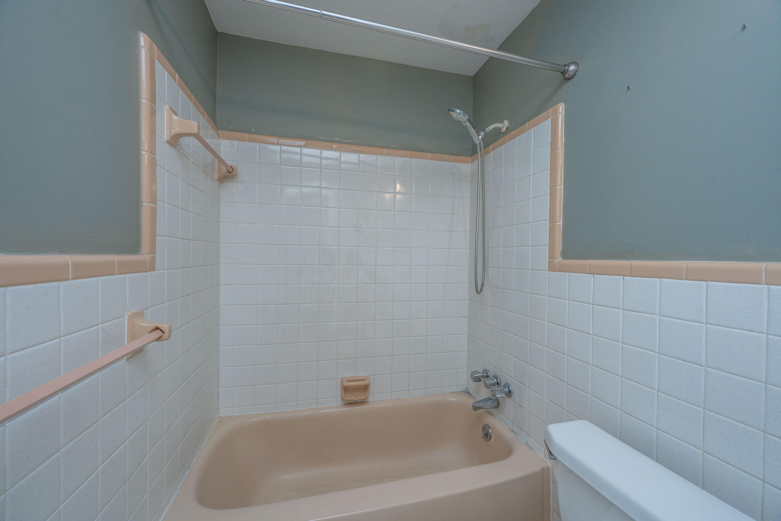 1121 Inverness Lane Hanahan, SC 29410 - Photo 36 of 43 1121InvernessLn038