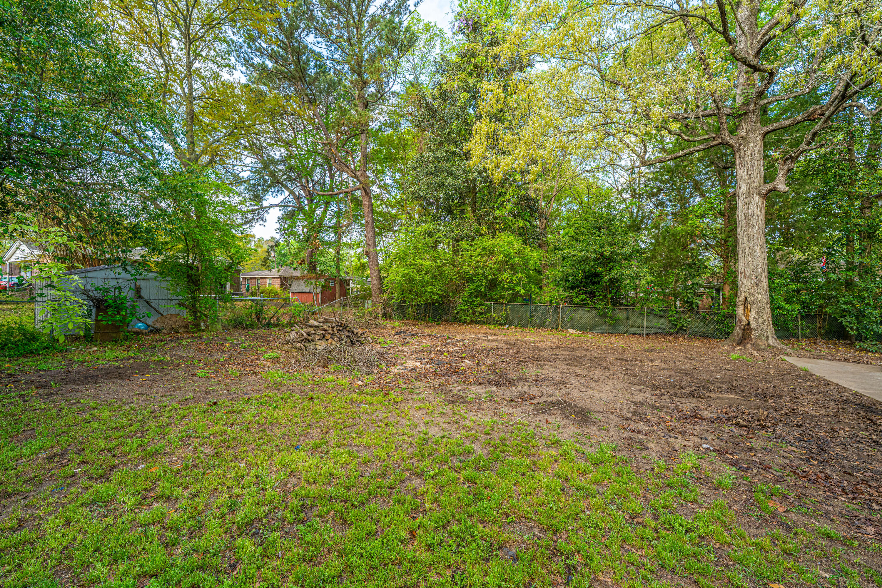 1121 Inverness Lane Hanahan, SC 29410 - Photo 41 of 43 1121InvernessLn044