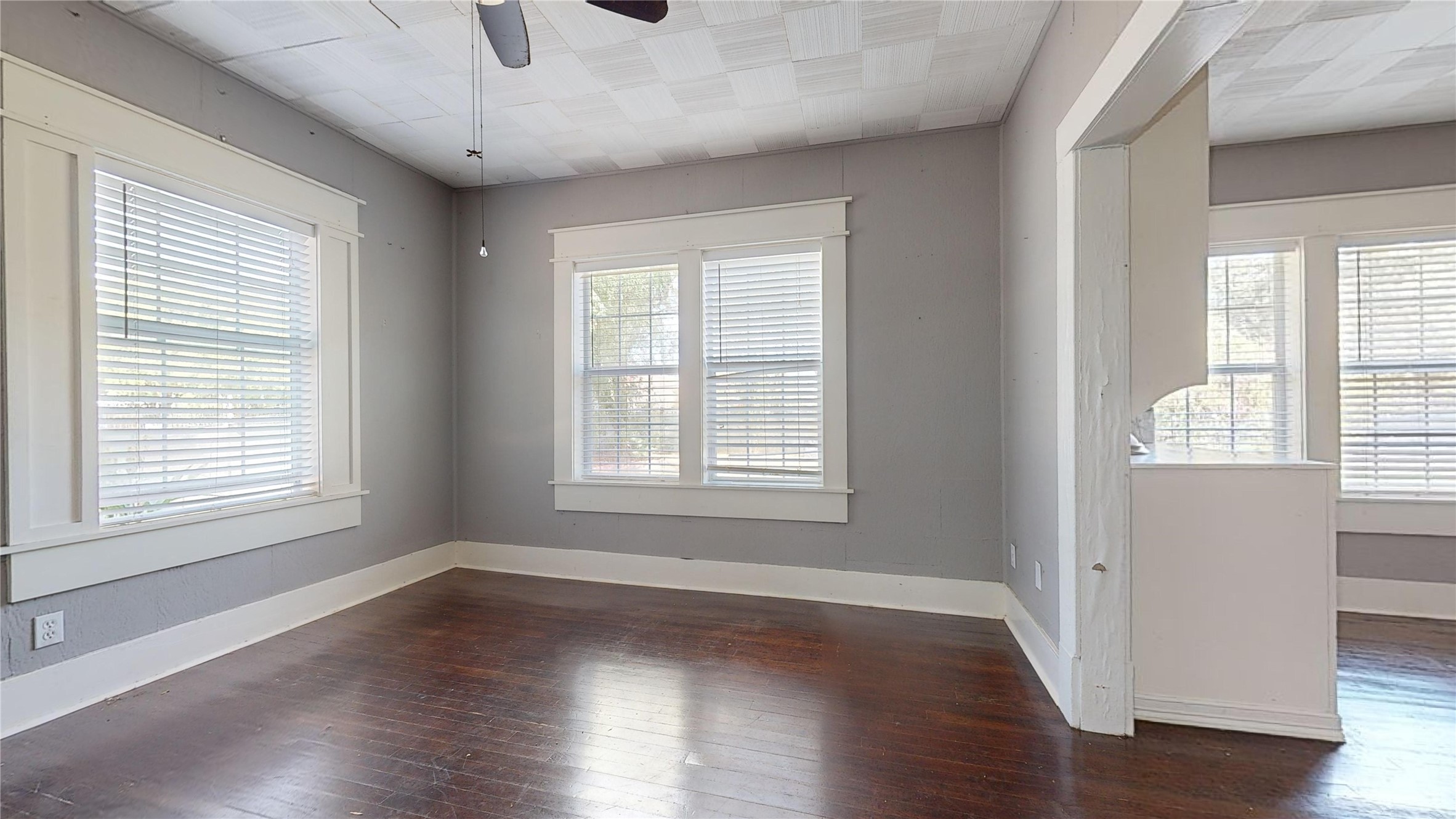 1638 Tabor Street Houston, TX 77009 - Photo 11 of 29