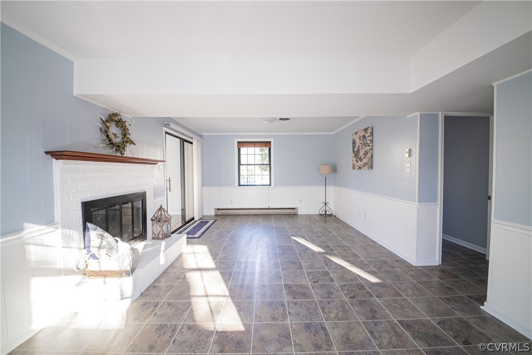 1540 Wagonwheel Road Midlothian, VA 23113 - Photo 34 of 49 Lots of natural light in the family room.