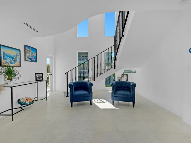 $2,400,000 | 317 East Seaview Drive, Marathon, FL 33050