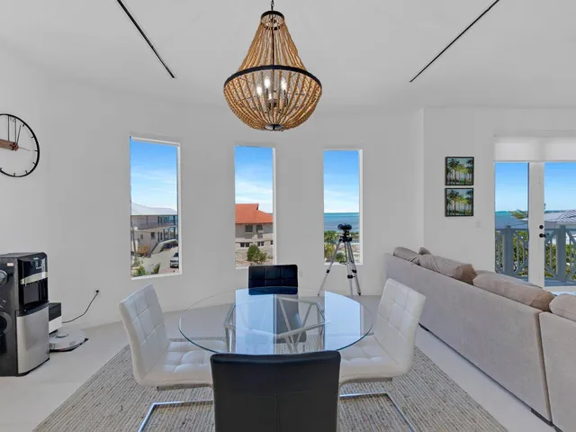 $2,400,000 | 317 East Seaview Drive, Marathon, FL 33050