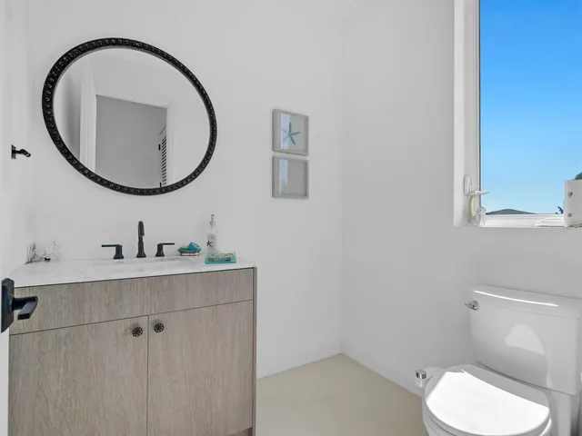 $2,400,000 | 317 East Seaview Drive, Marathon, FL 33050