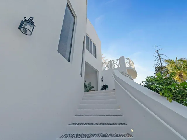 $2,400,000 | 317 East Seaview Drive, Marathon, FL 33050