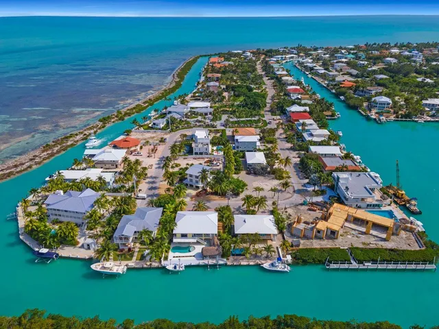 $2,400,000 | 317 East Seaview Drive, Marathon, FL 33050