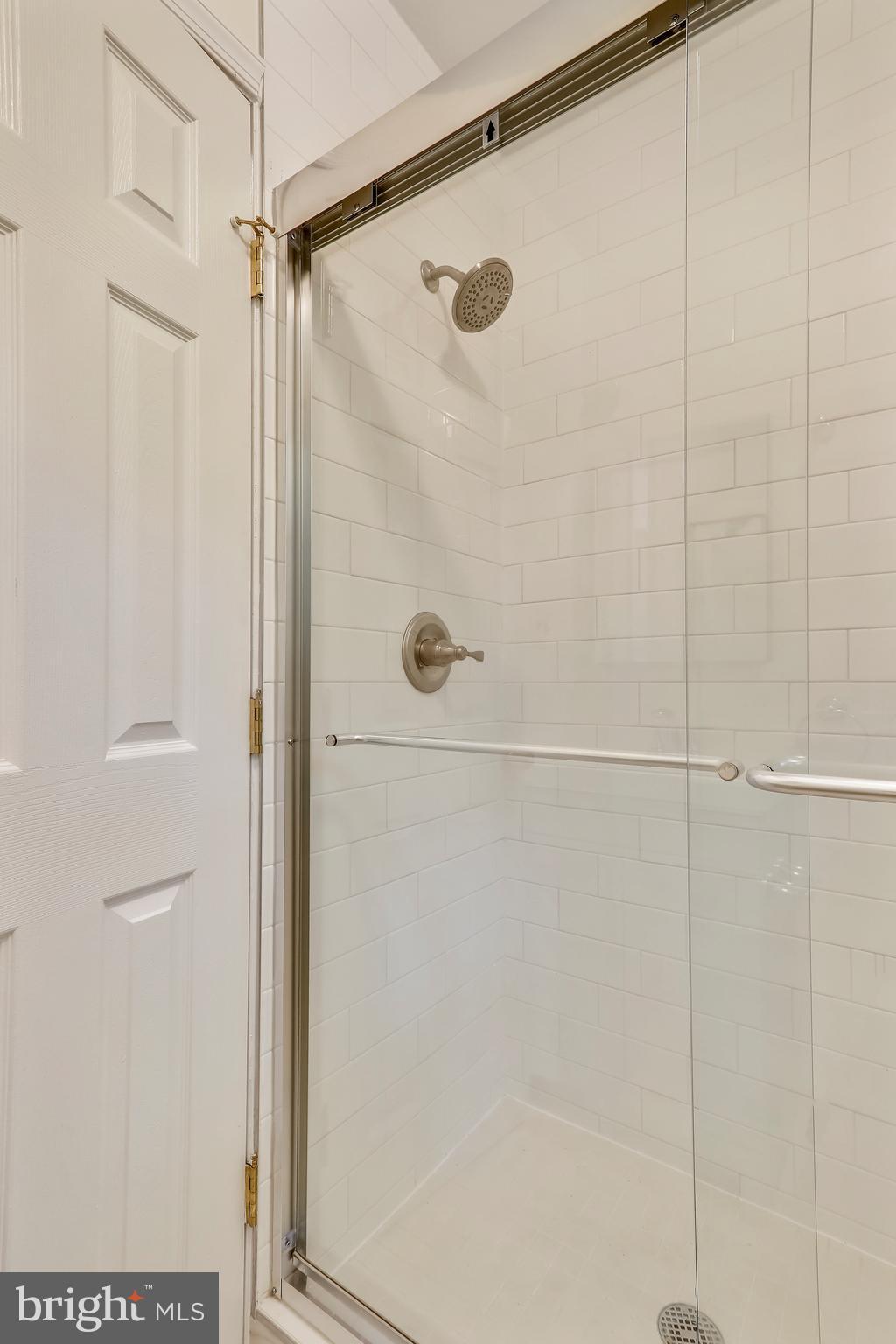1509 Forest Glen Road Silver Spring, MD 20902 - Photo 8 of 29 Main Level Full Bath