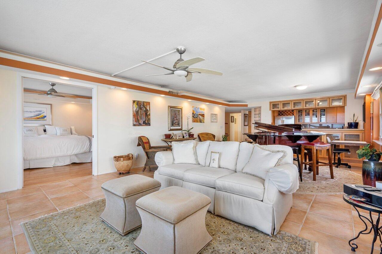 3000 South Ocean Boulevard, Unit 601 Boca Raton, FL 33432 - Photo 7 of 37 005-3000SouthOceanBoulevard-BocaRaton-FL