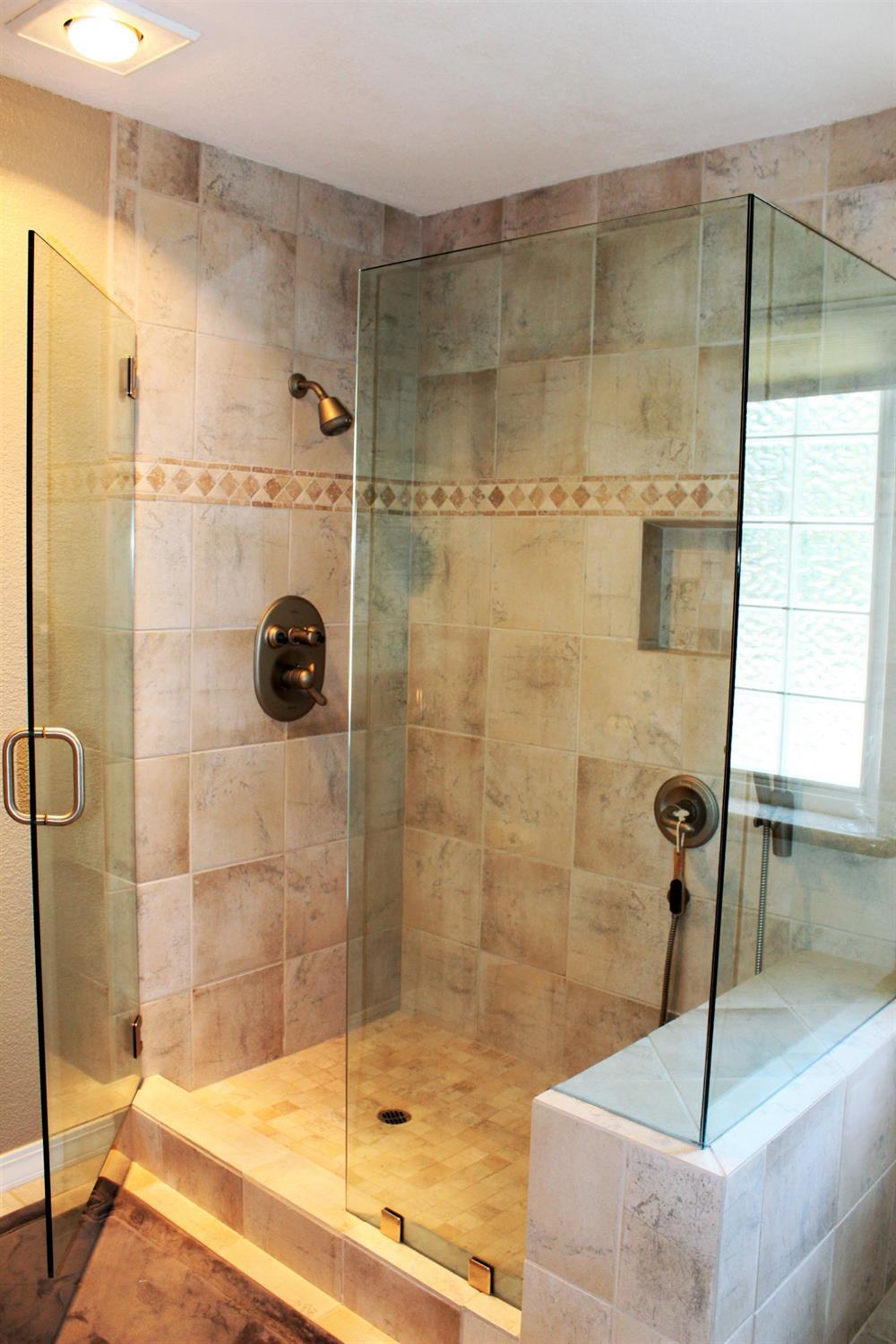 1246 Poppy Ridge Drive Eagle Point, OR 97524 - Photo 15 of 34 a bathroom with a shower and a sink