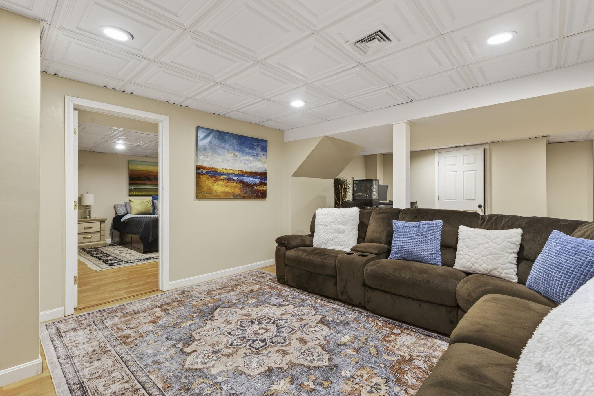 1 Scenic Lane Hudson, NH 03051 - Photo 39 of 60